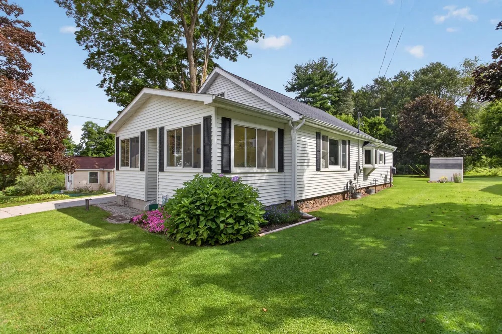 131 Concord Street Concord, MI 49237