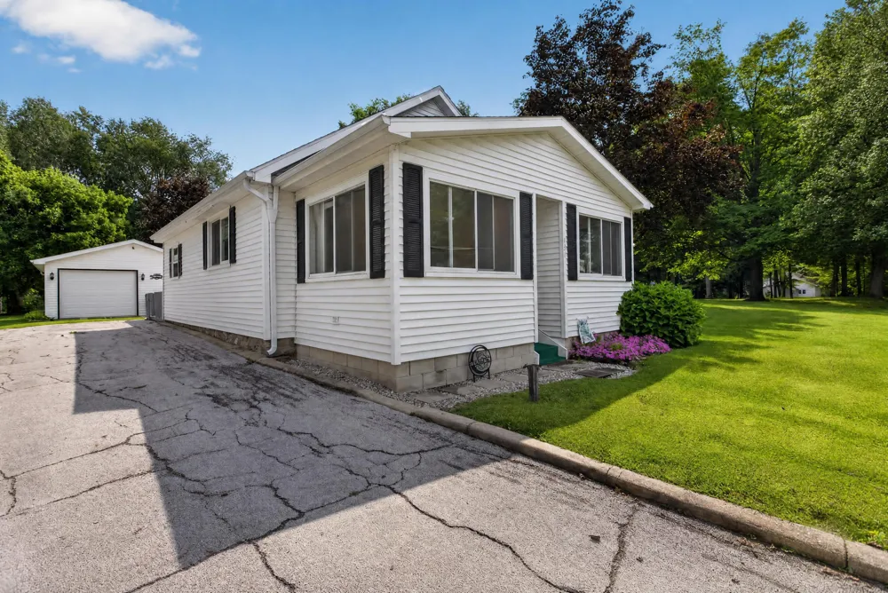 131 Concord Street Concord, MI 49237