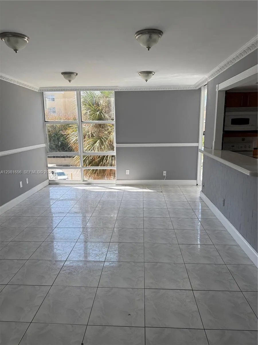 210 172 ST #326 Sunny Isles Beach, FL 33160