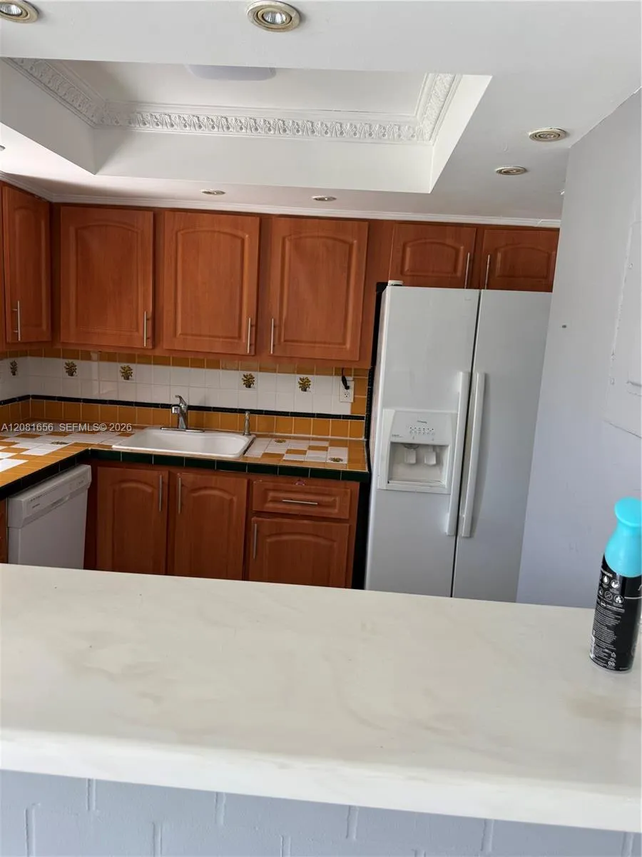 210 172 ST #326 Sunny Isles Beach, FL 33160