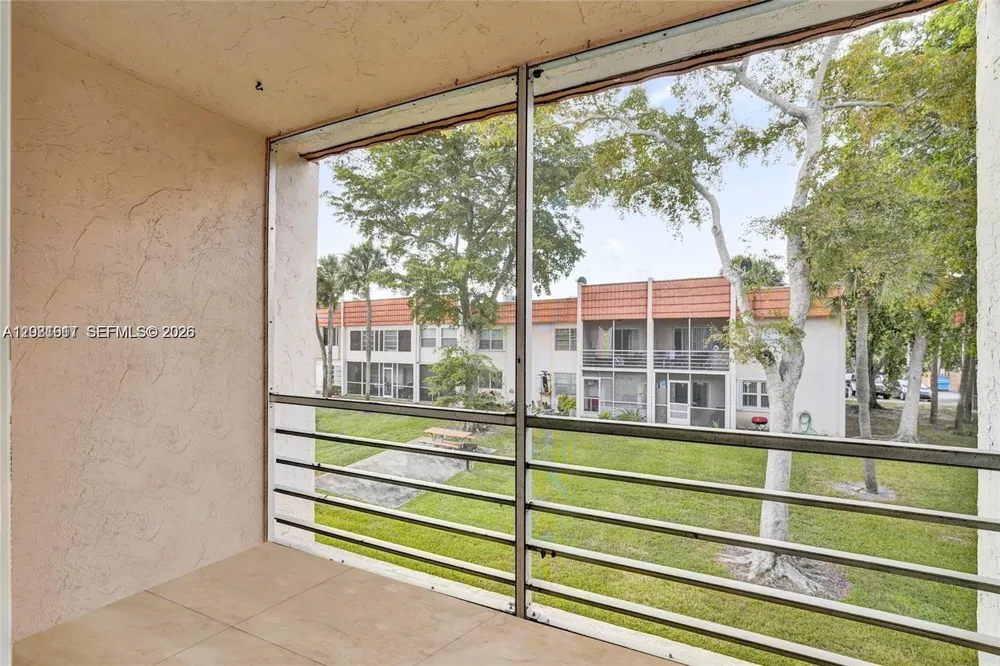 7610 Stirling Rd #207C Davie, FL 33024