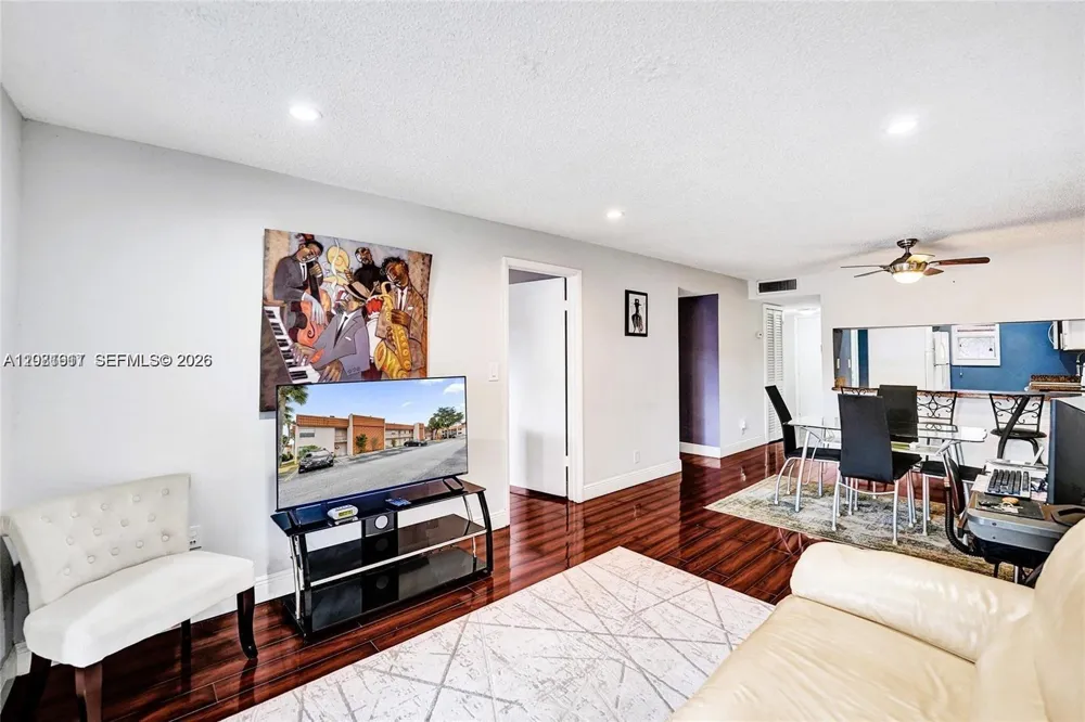 7610 Stirling Rd #207C Davie, FL 33024