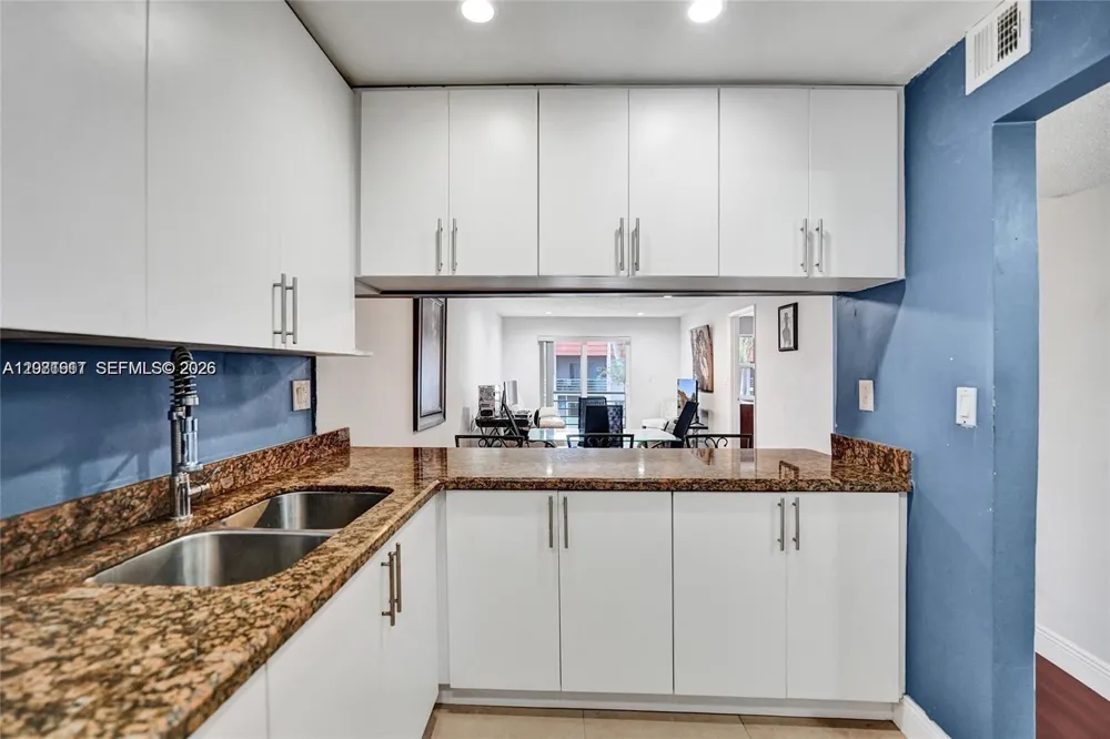 7610 Stirling Rd #207C Davie, FL 33024