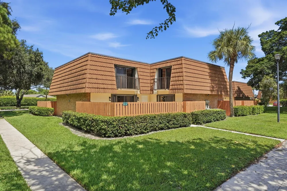 236 Charter Way West Palm Beach, FL 33407