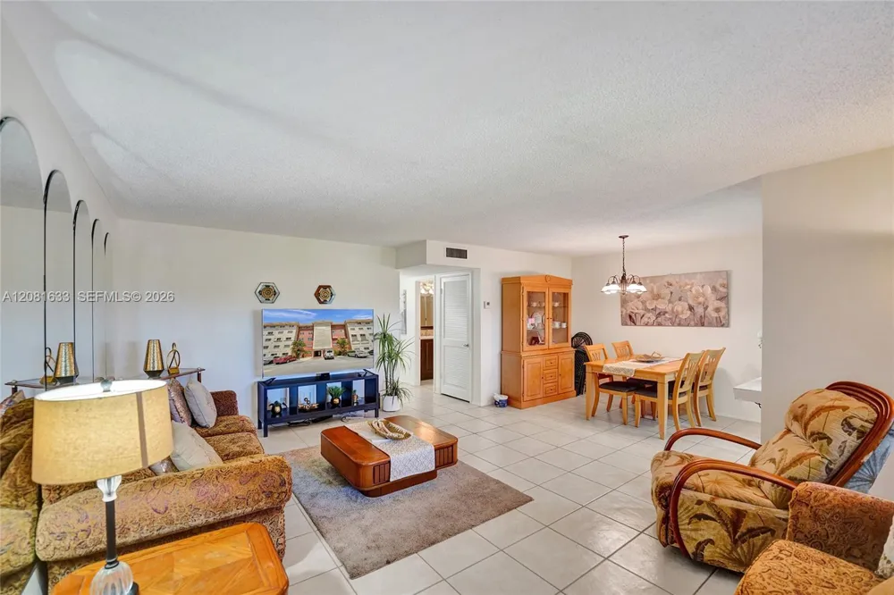 5300 Washington St #V308 Hollywood, FL 33021