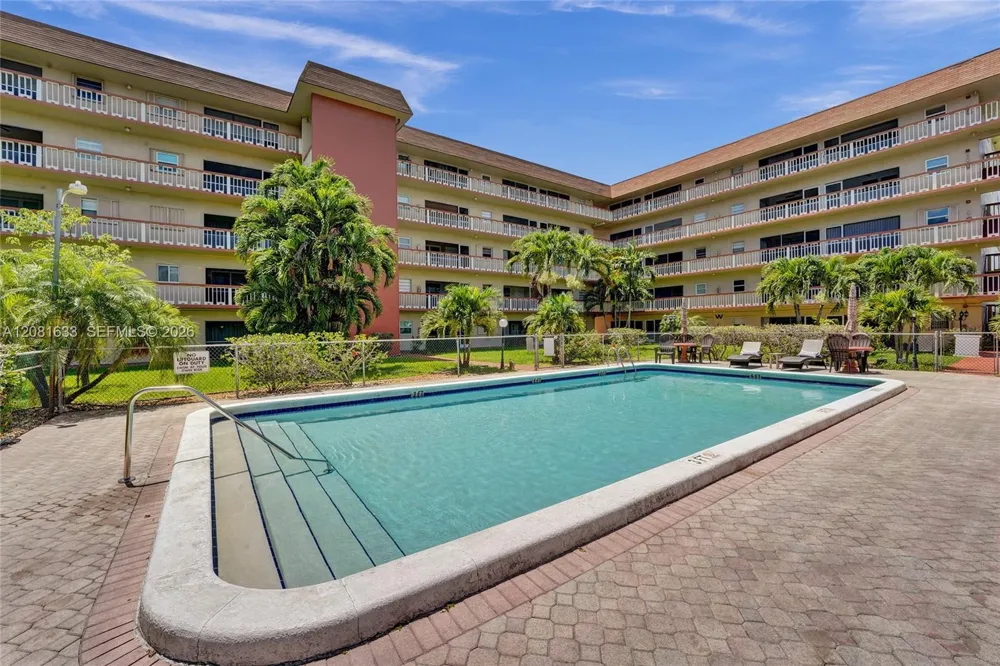 5300 Washington St #V308 Hollywood, FL 33021