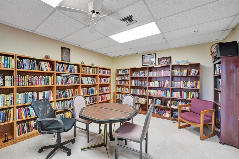 5300 Washington St #V308 Hollywood, FL 33021
