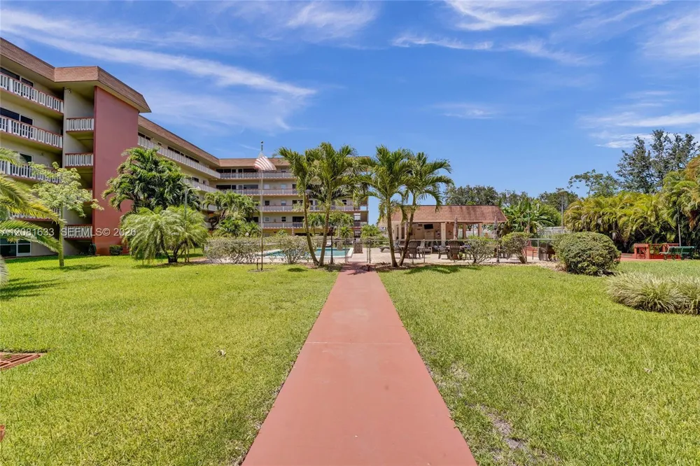 5300 Washington St #V308 Hollywood, FL 33021