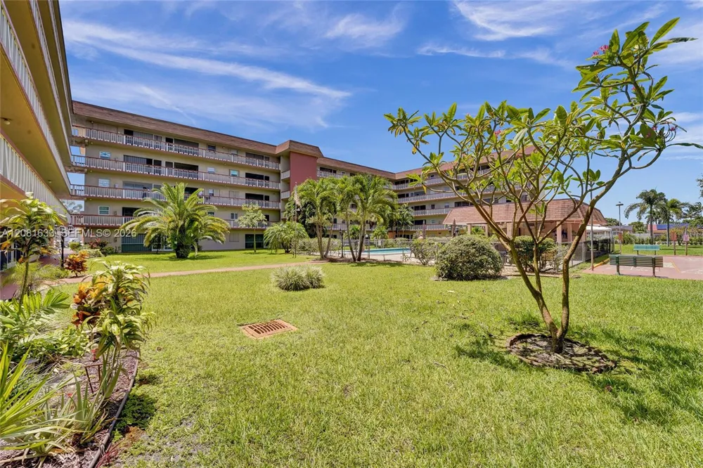 5300 Washington St #V308 Hollywood, FL 33021