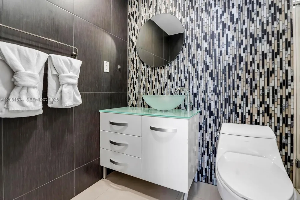 3801 S Ocean Dr #8A Hollywood, FL 33019