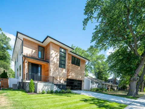216 W Bloomfield Avenue