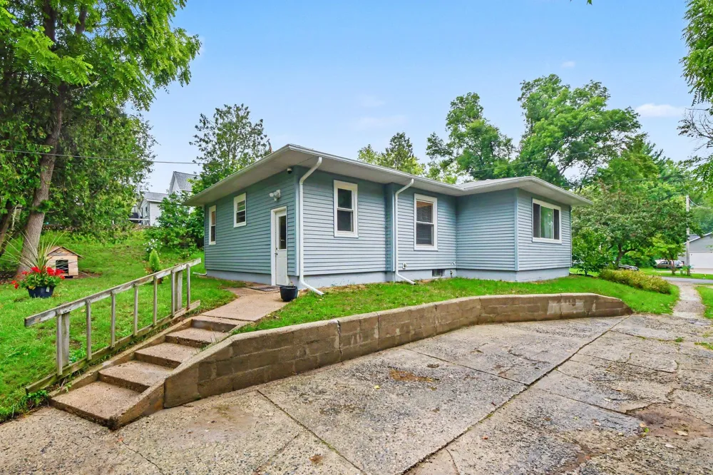 4833 Wakefield Avenue NE Plainfield Charter Township, MI 49321