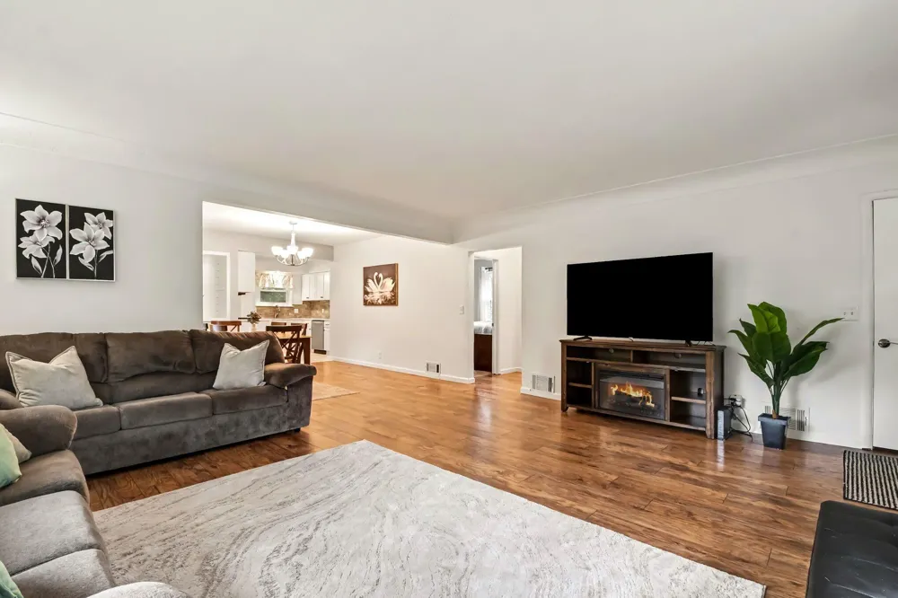 4833 Wakefield Avenue NE Plainfield Charter Township, MI 49321