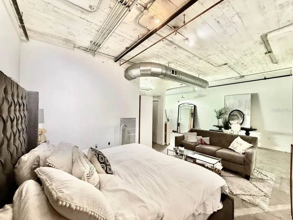 101 12TH STREET #305 Tampa, FL 33602