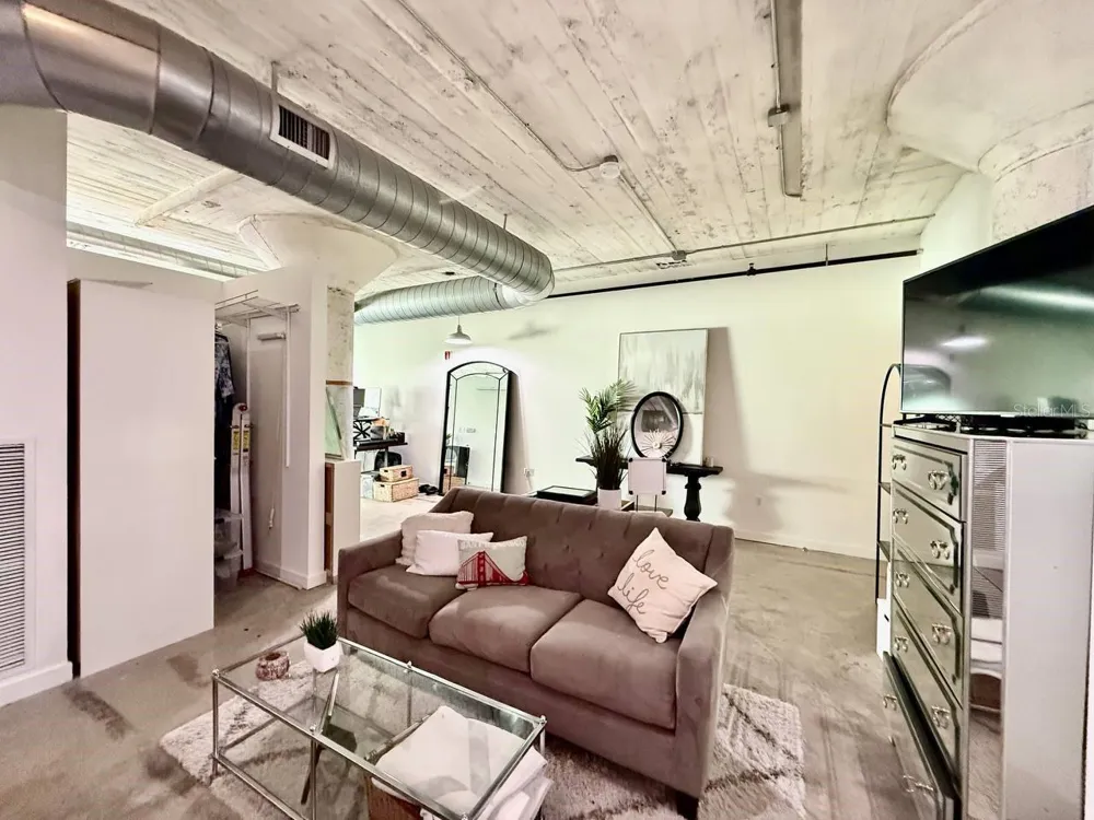 101 12TH STREET #305 Tampa, FL 33602