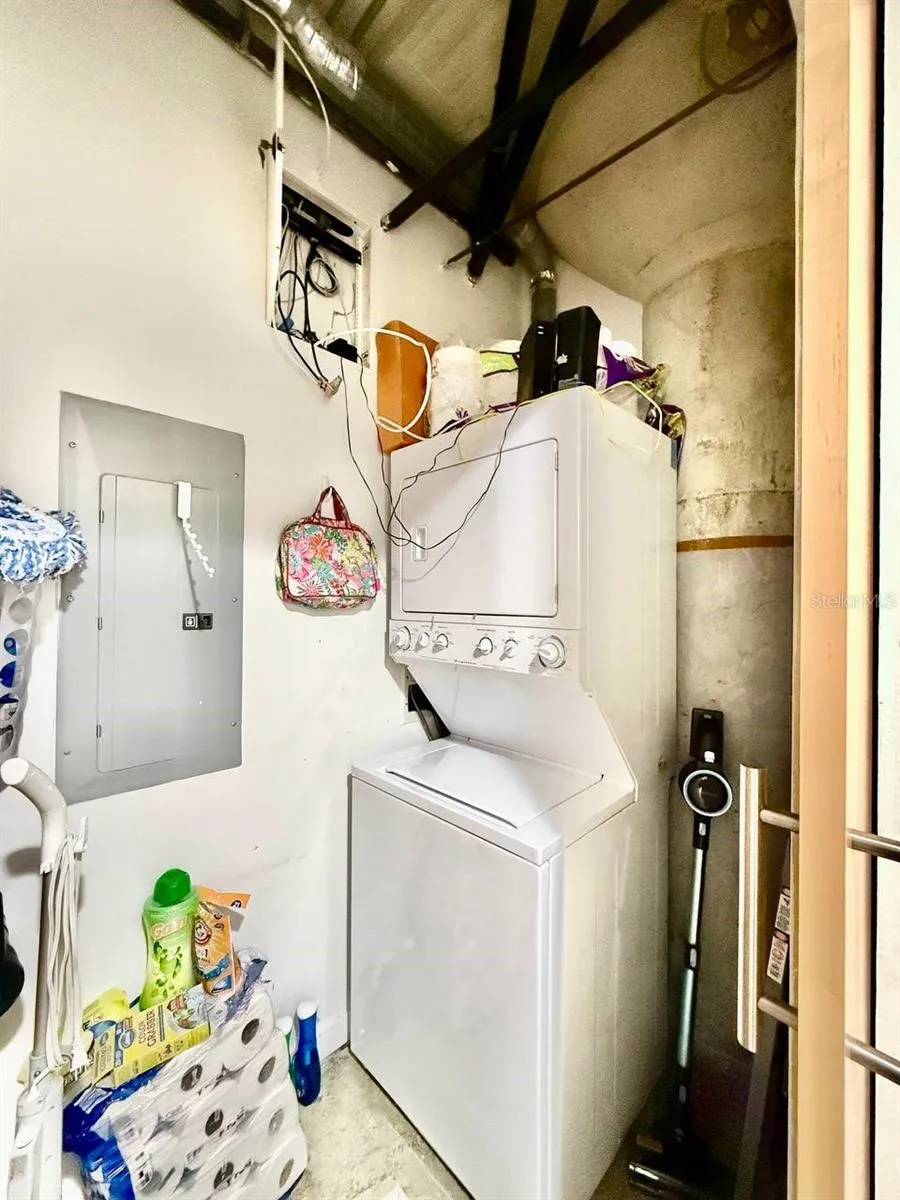 101 12TH STREET #305 Tampa, FL 33602