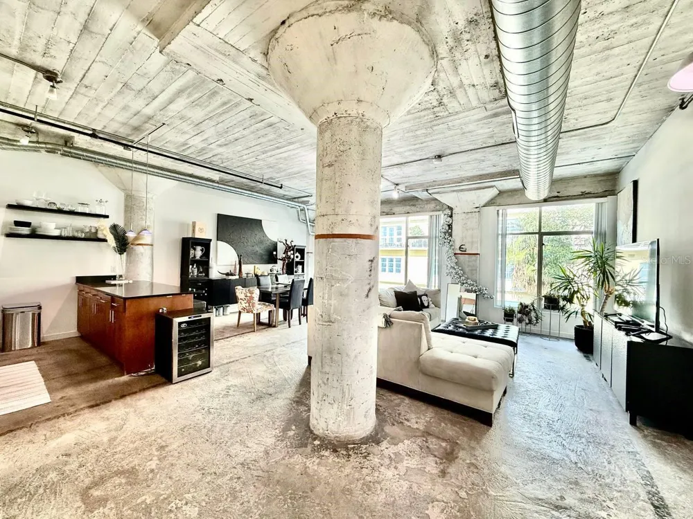 101 12TH STREET #305 Tampa, FL 33602