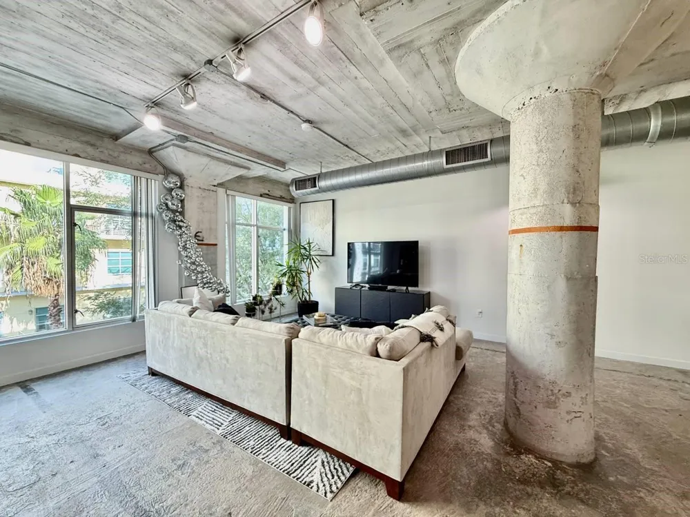 101 12TH STREET #305 Tampa, FL 33602
