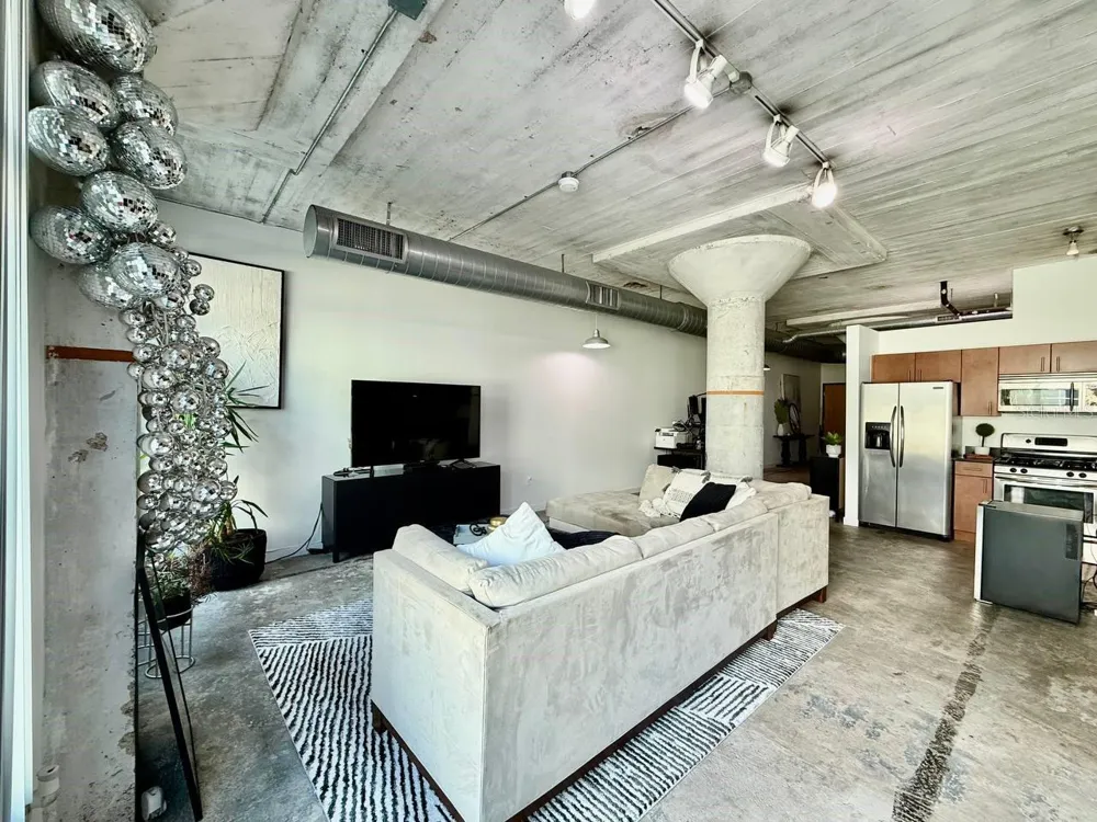 101 12TH STREET #305 Tampa, FL 33602