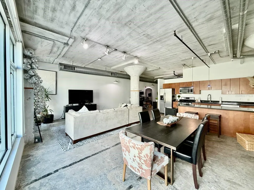 101 12TH STREET #305 Tampa, FL 33602