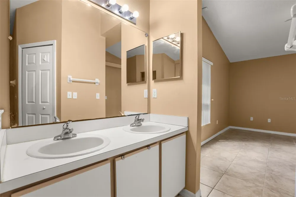 2501 DAFFADIL TERRACE Sanford, FL 32771