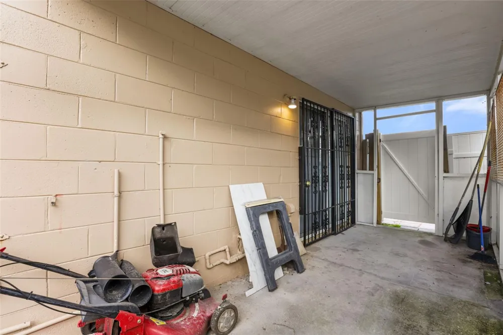 2501 DAFFADIL TERRACE Sanford, FL 32771
