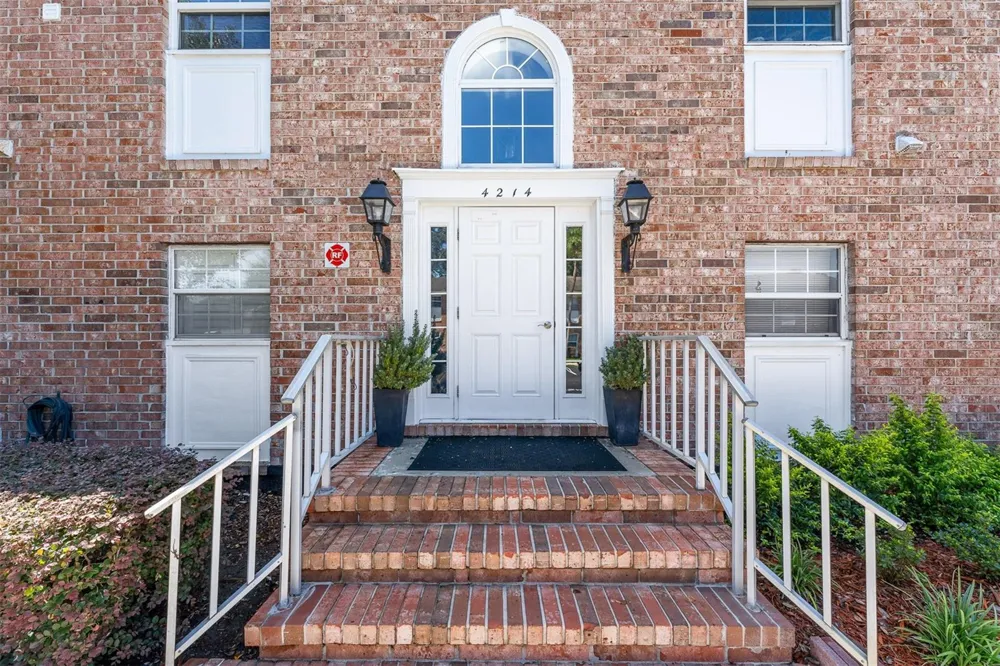 4214 LAKE UNDERHILL ROAD #C Orlando, FL 32803