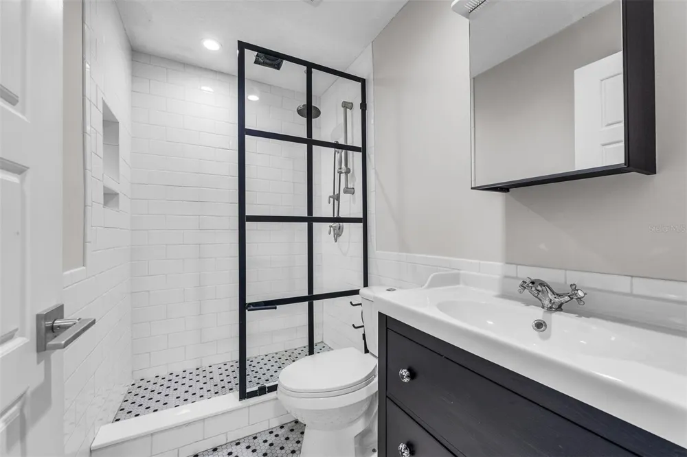 4214 LAKE UNDERHILL ROAD #C Orlando, FL 32803