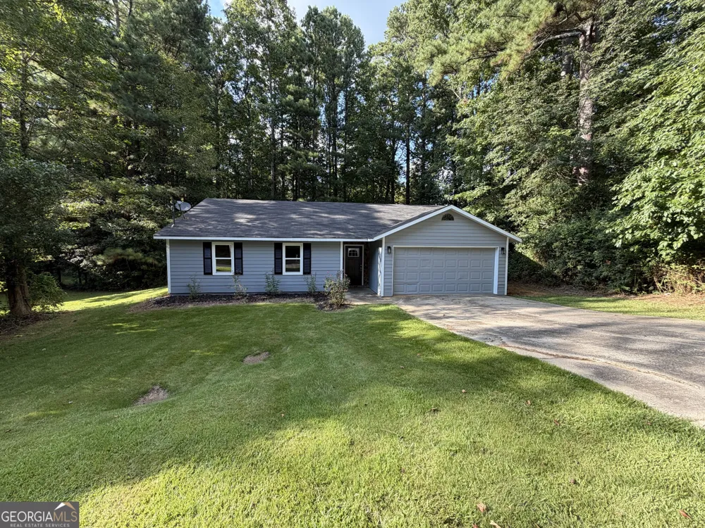 613 Blue Flag LN Fairburn, GA 30213