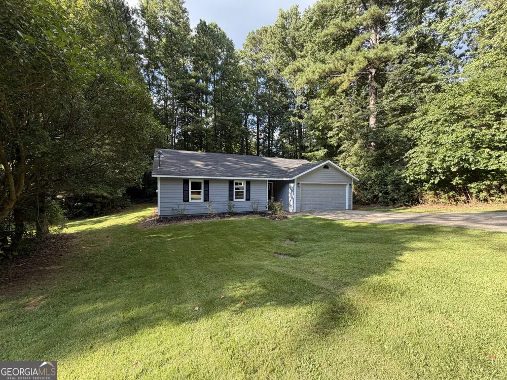 613 Blue Flag LN Fairburn, GA 30213