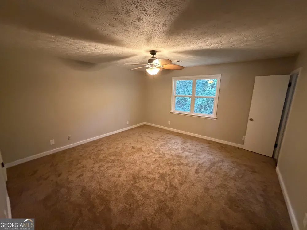 613 Blue Flag LN Fairburn, GA 30213