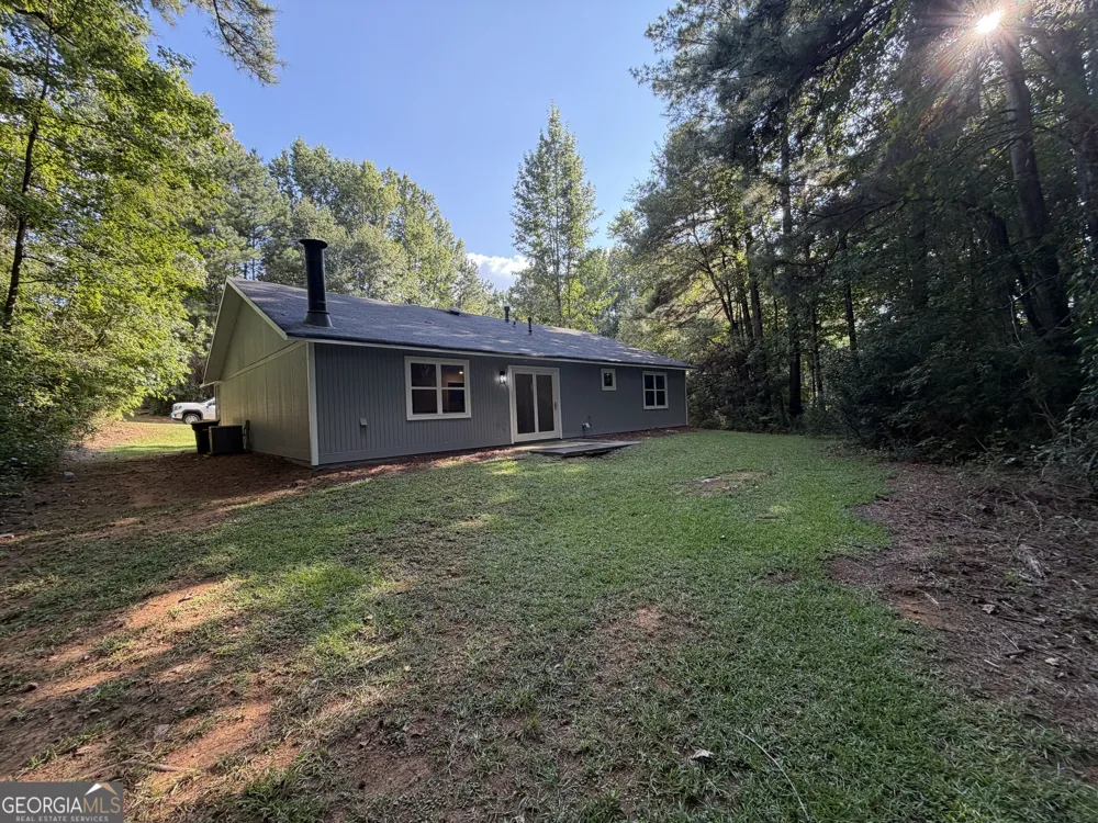 613 Blue Flag LN Fairburn, GA 30213