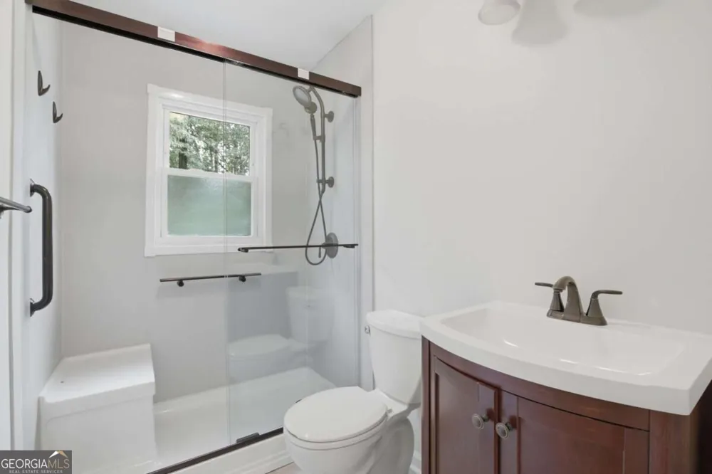 6815 Bannister RD Cumming, GA 30028