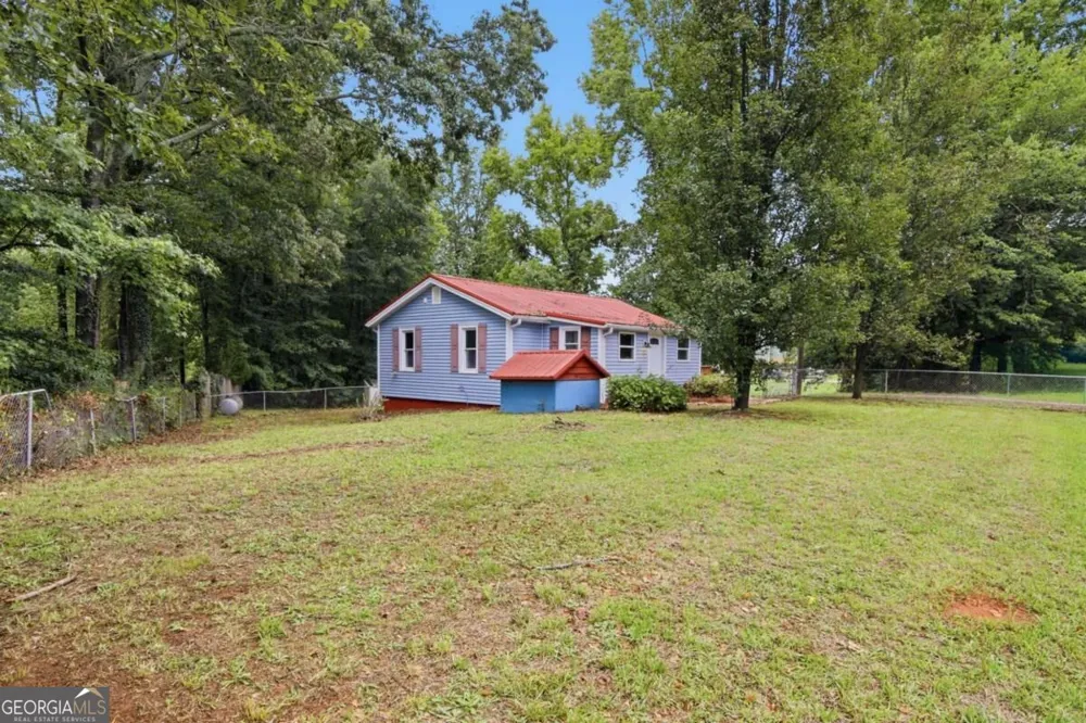 6815 Bannister RD Cumming, GA 30028