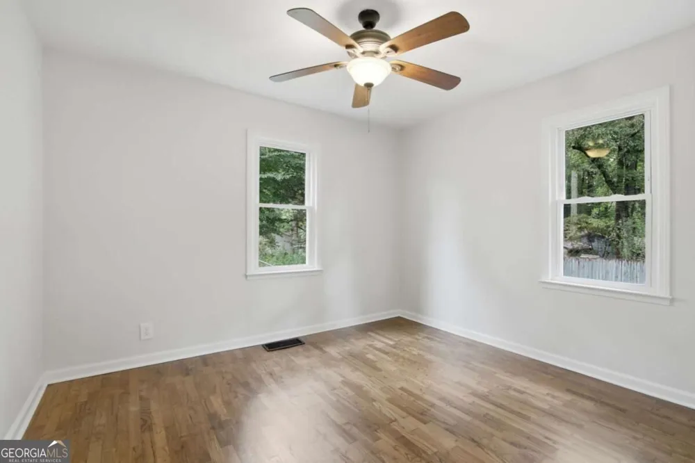 6815 Bannister RD Cumming, GA 30028