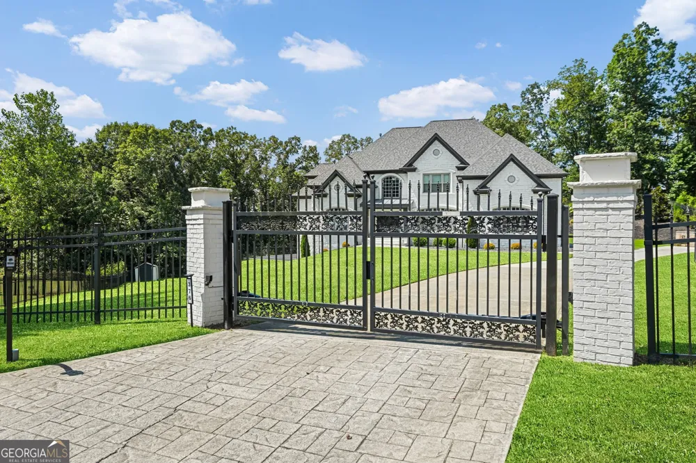 376 Lum Crowe RD Roswell, GA 30075