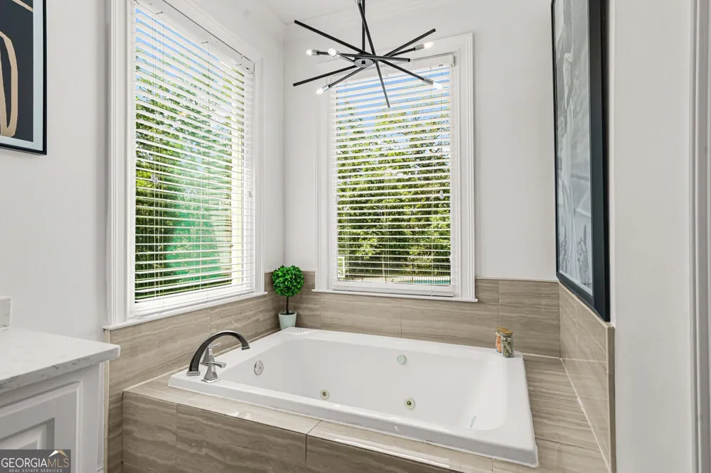 376 Lum Crowe RD Roswell, GA 30075