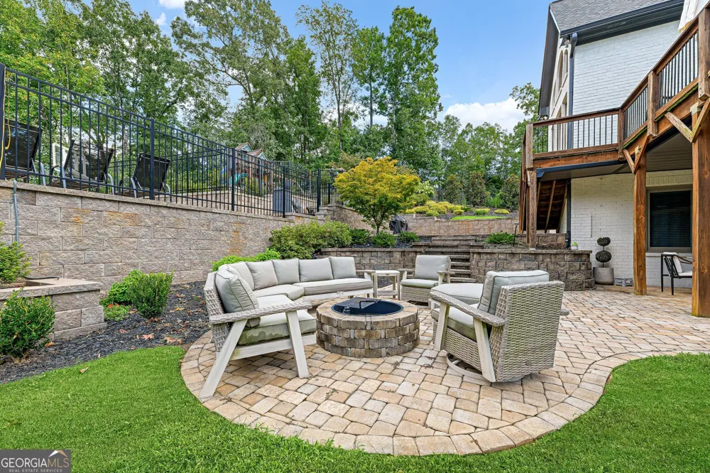 376 Lum Crowe RD Roswell, GA 30075