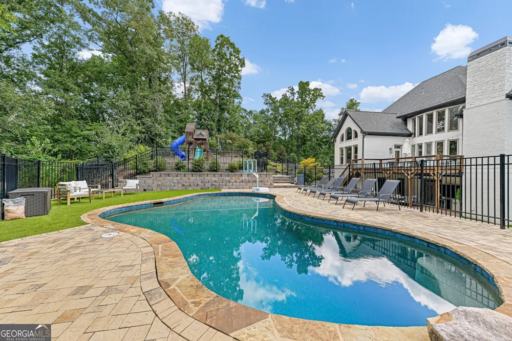 376 Lum Crowe RD Roswell, GA 30075