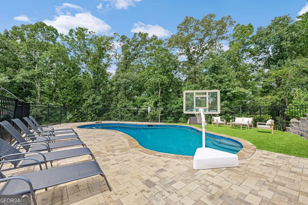 376 Lum Crowe RD Roswell, GA 30075