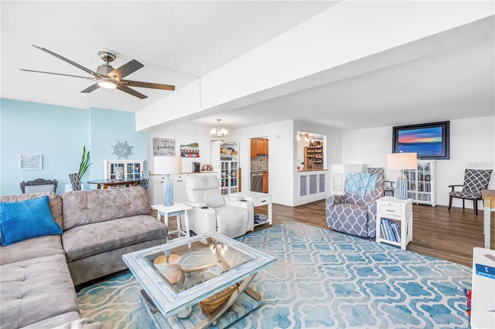 7200 SUNSHINE SKYWAY LANE S #8B St Petersburg, FL 33711