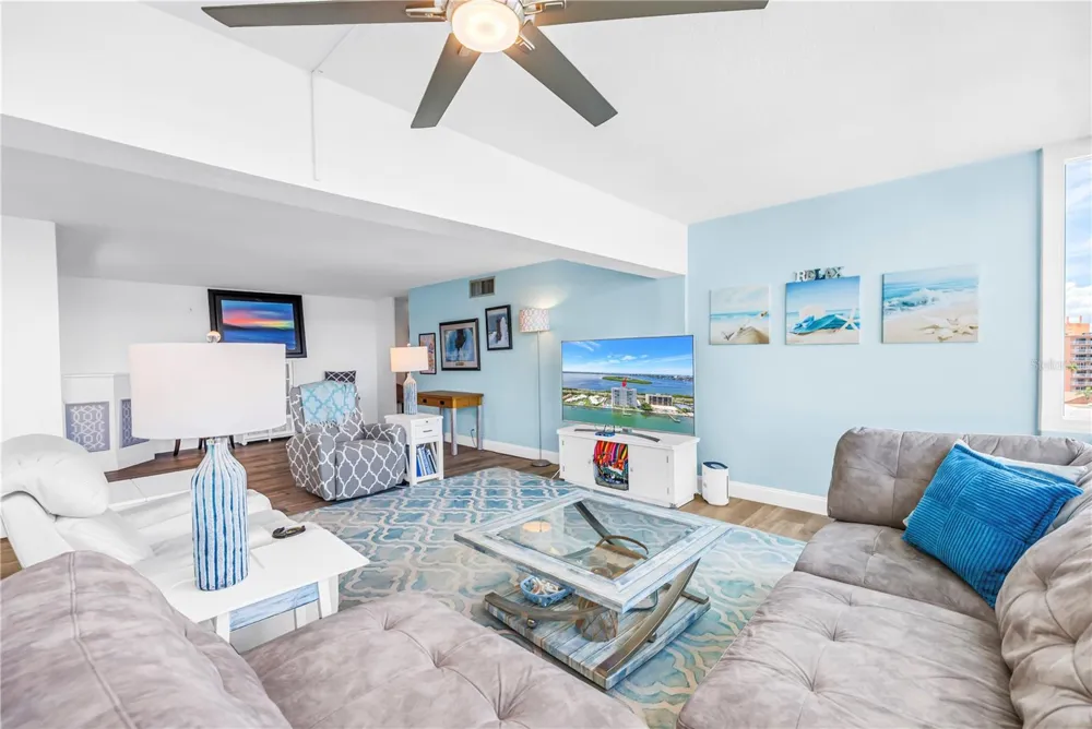 7200 SUNSHINE SKYWAY LANE S #8B St Petersburg, FL 33711