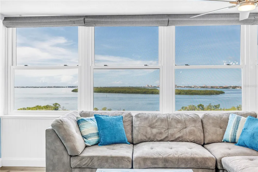 7200 SUNSHINE SKYWAY LANE S #8B St Petersburg, FL 33711