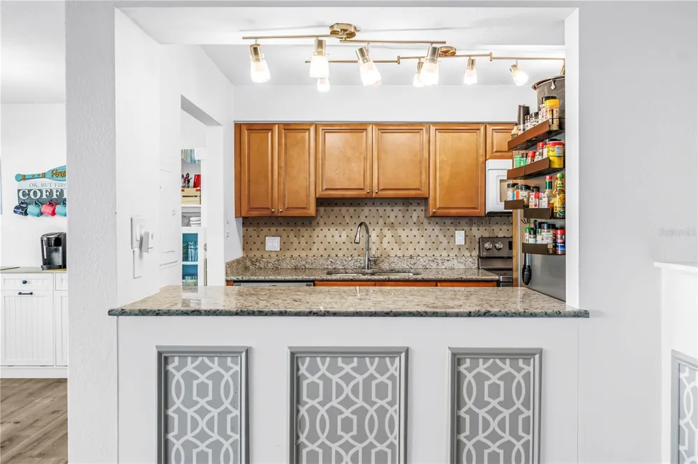 7200 SUNSHINE SKYWAY LANE S #8B St Petersburg, FL 33711