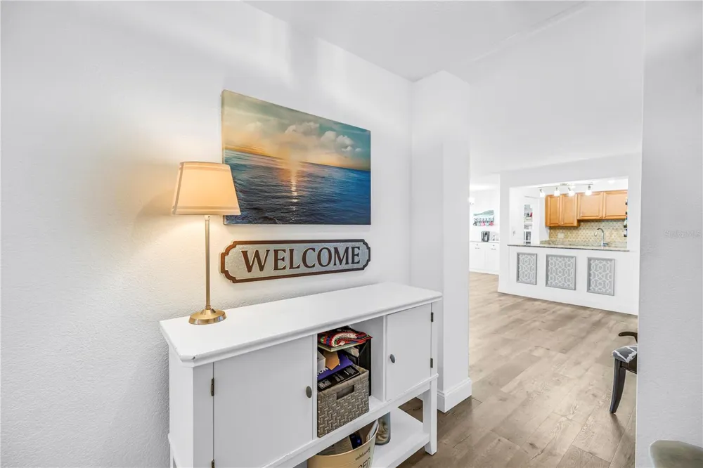 7200 SUNSHINE SKYWAY LANE S #8B St Petersburg, FL 33711