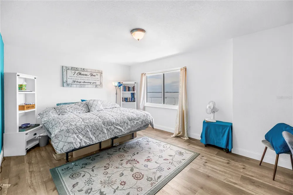 7200 SUNSHINE SKYWAY LANE S #8B St Petersburg, FL 33711