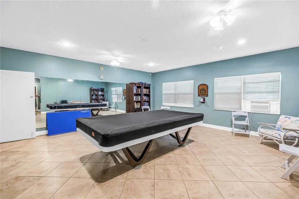 7200 SUNSHINE SKYWAY LANE S #8B St Petersburg, FL 33711