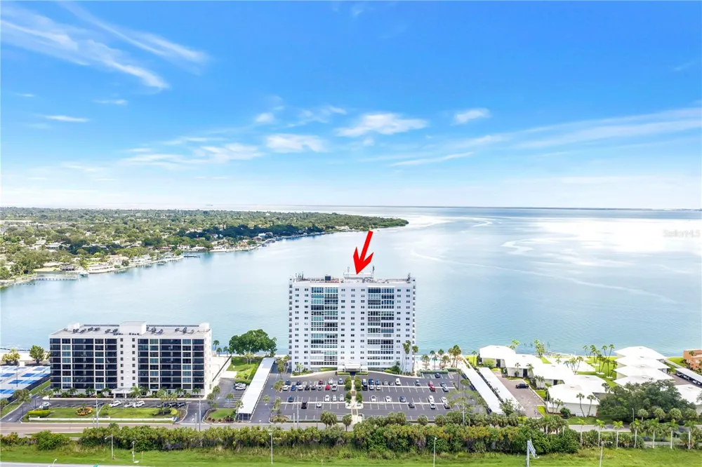 7200 SUNSHINE SKYWAY LANE S #8B St Petersburg, FL 33711