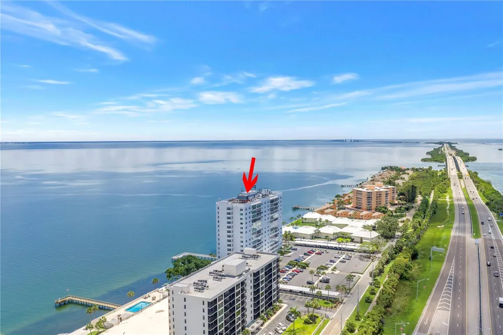 7200 SUNSHINE SKYWAY LANE S #8B St Petersburg, FL 33711