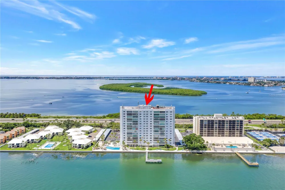 7200 SUNSHINE SKYWAY LANE S #8B St Petersburg, FL 33711